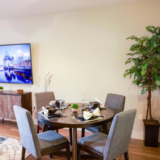 1 Bedroom Xl With King Bed, Garden View, Parking Included * Los Angeles