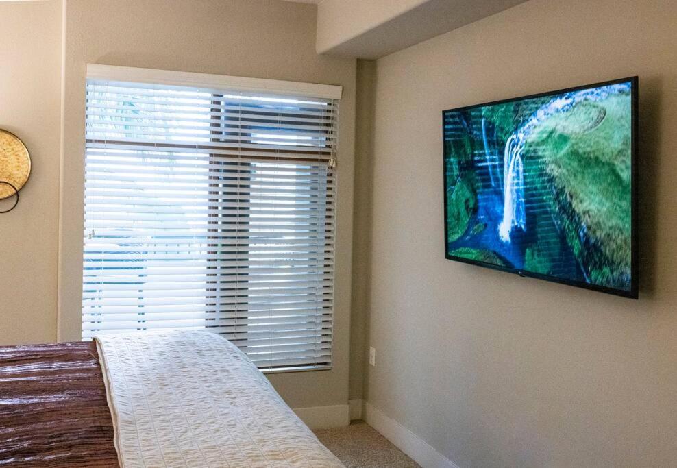 Aparthotel 1 Bedroom Xl With King Bed, Garden View, Parking Included *